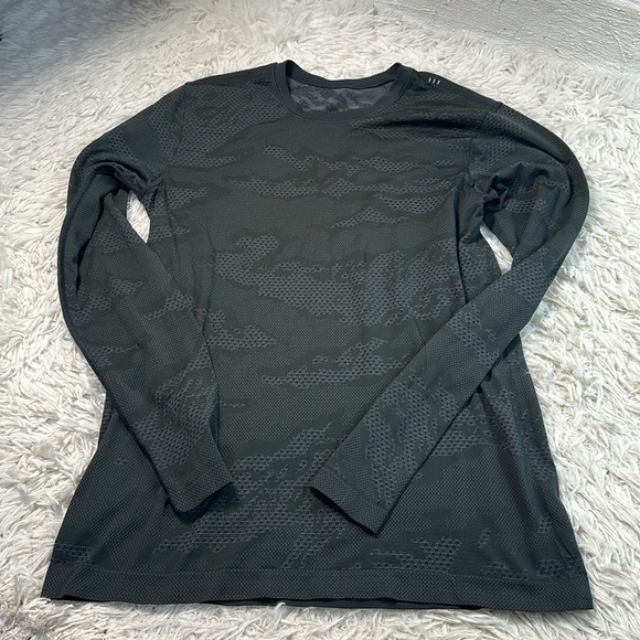 Lululemon Metal Vent Breathe Long Sleeve Asphalt Grey / Obsidian - Picture 1 of 5